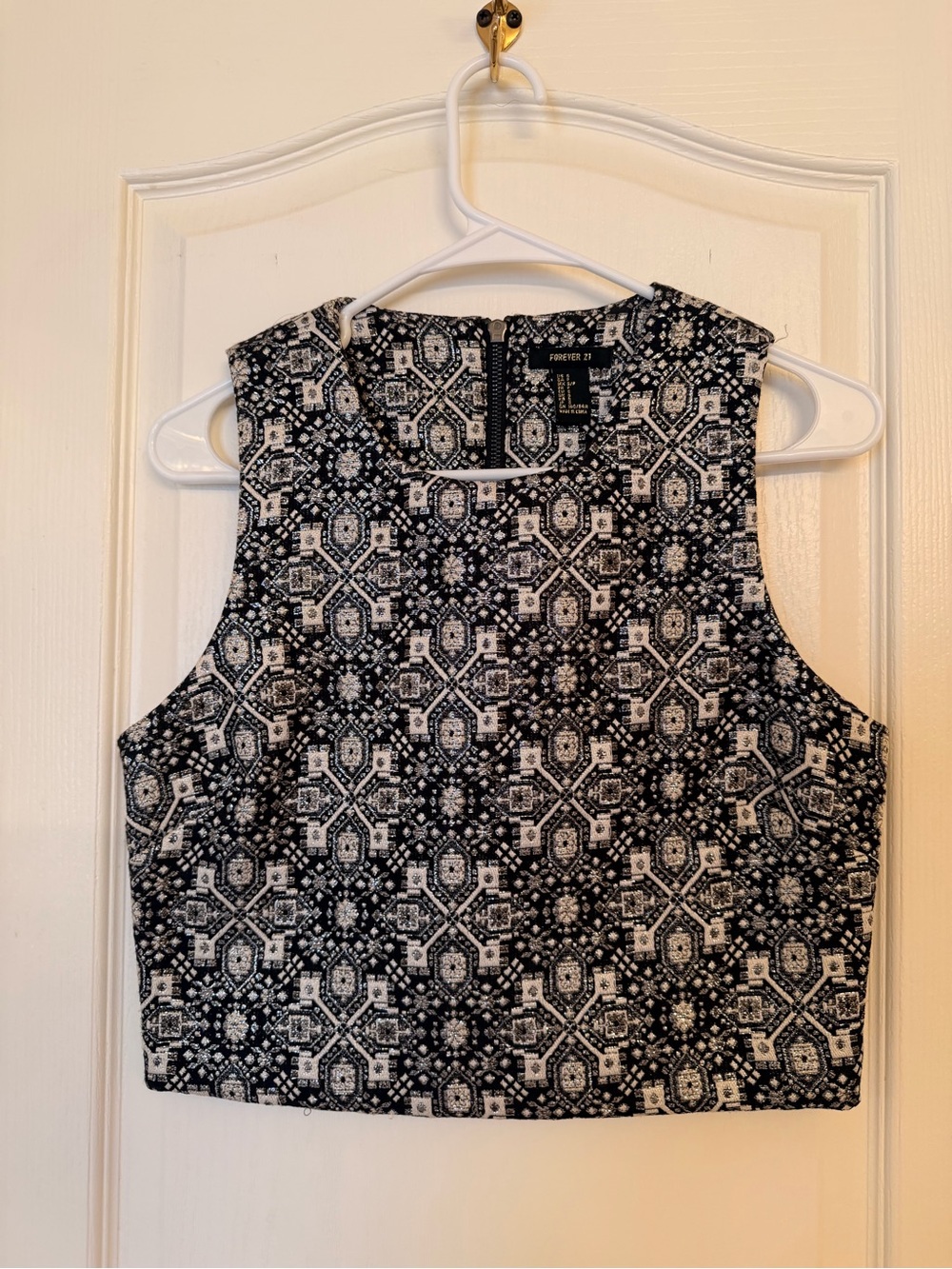 Forever 21 Black & Silver Metallic Crop Top — Small
